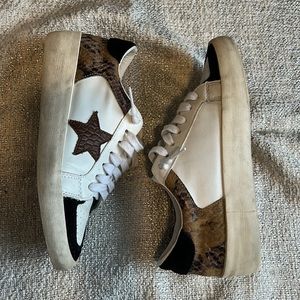 Woman’s sneaker by Vintage Havana!